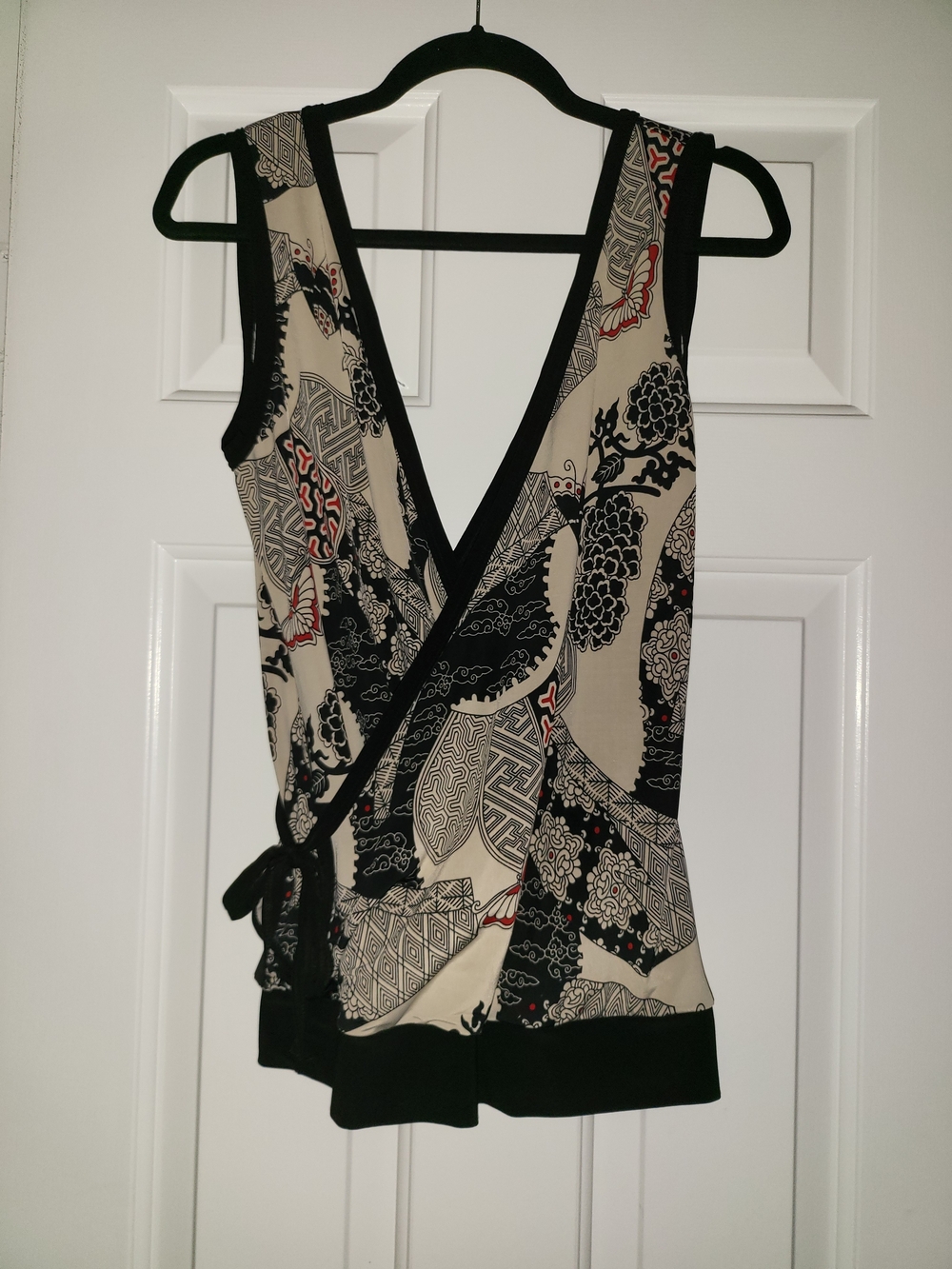 Sexy Women’s Black & Cream Wrap Tank Top with Red Accents - Picture 2 of 2